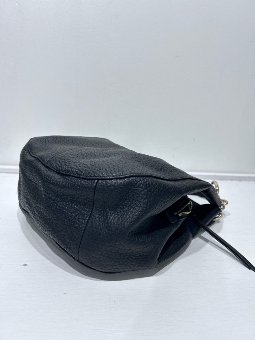 Vince Camuto Black Pebbled Leather Hobo Shoulder Bag Gold Hardware - Picture 5 of 16